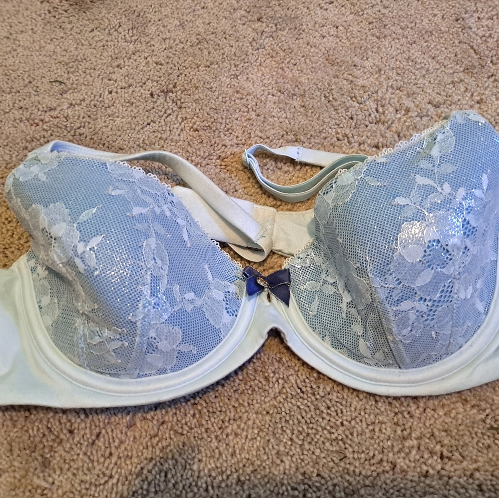 Victoria Secrets Body by Victoria Lined Demi 34C Bra